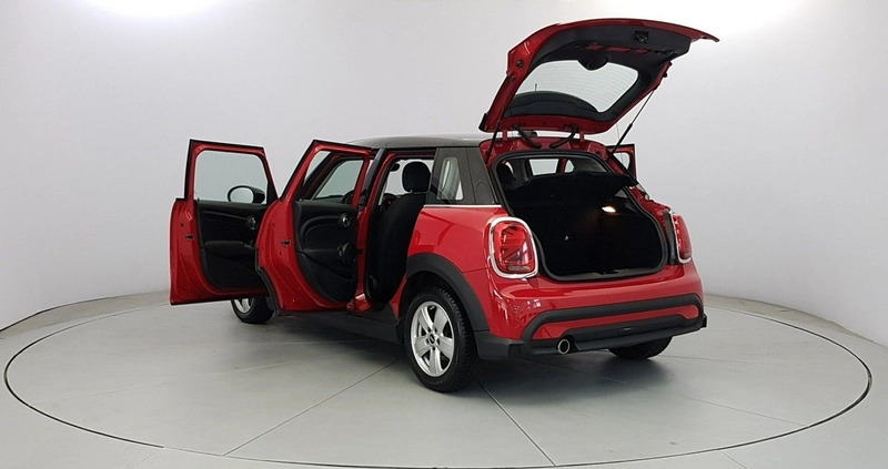 MINI Cooper cena 85900 przebieg: 31000, rok produkcji 2022 z Międzyzdroje małe 596